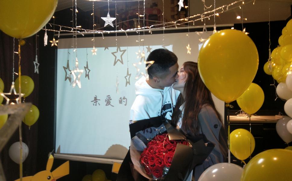 浪漫求婚仪式加感人表白瞬间征服她